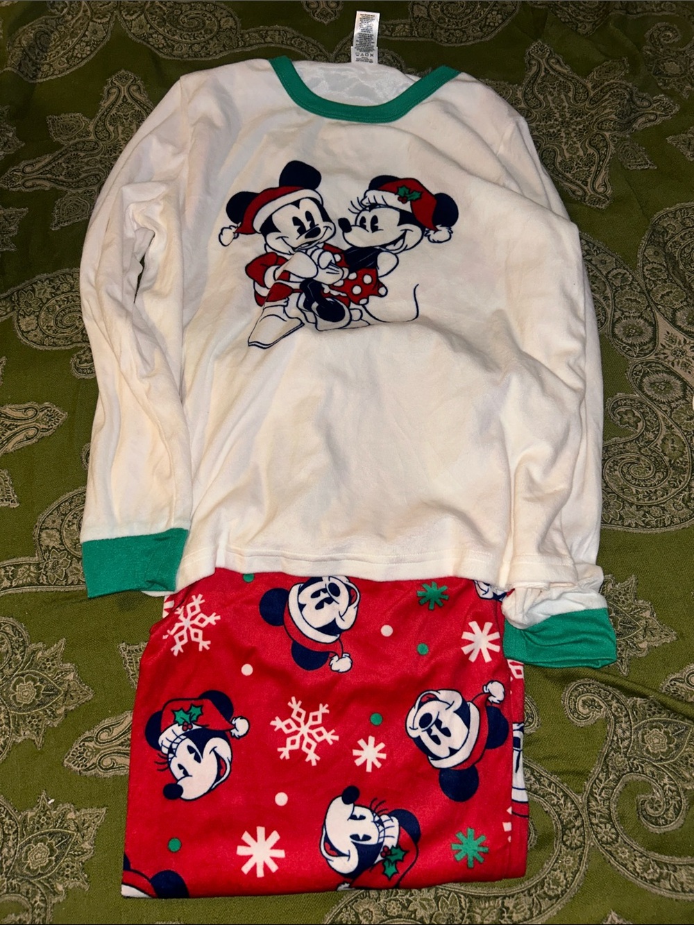 Disney White & Red Mickey & Minnie Holiday Pajama Set